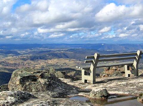 Majestic Views Enjoyed at Hassans Walls Lookout