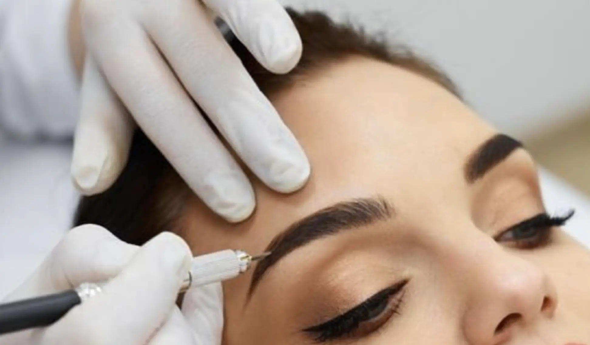 how much do microblading artists make